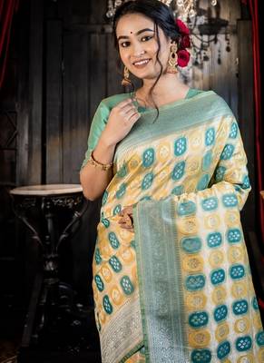 green woven matka silk blend zari woven all seasons sarees 2