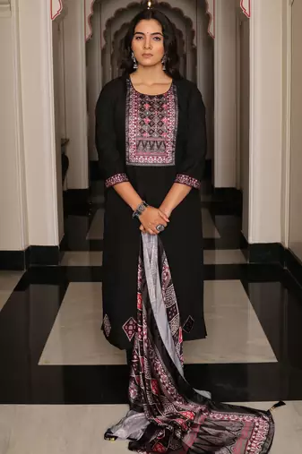 Black color viscose simmer embroidered Kurta set