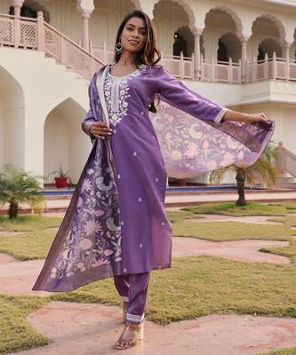Lavender color simmer silk embroidered Kurta set 4