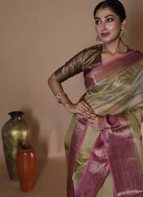 green hand woven silk blend zari woven all seasons sarees 3