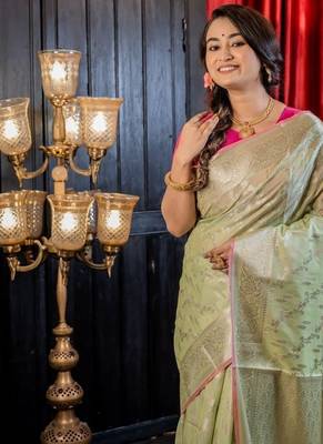 green woven silk blend cotton zari woven all seasons sarees 2