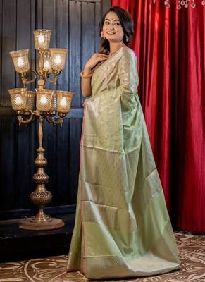 green woven silk blend cotton zari woven all seasons sarees 3