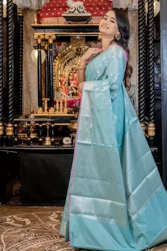 green woven silk blend cotton zari woven all seasons sarees
