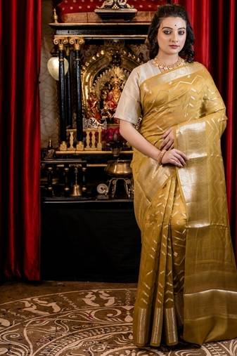 green woven faux silk blend blend saree