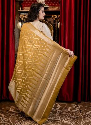 green woven faux silk blend blend zari woven all seasons sarees 4
