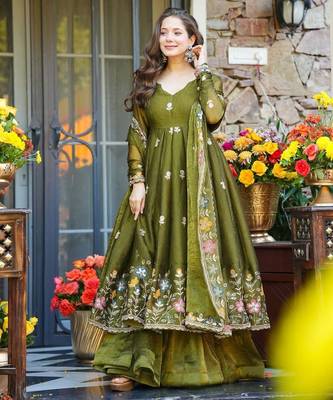 Green Embroidered Organza Anarkali Suit Set 1
