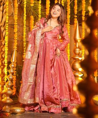 Pink Embroidered Maxi Set 2