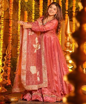 Pink Embroidered Maxi Set 3