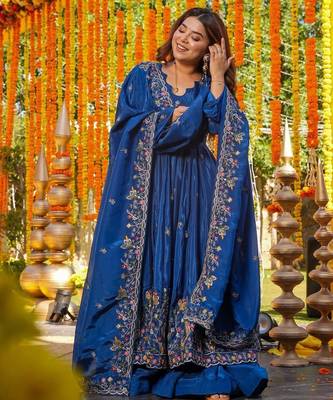 Blue Embroidered Anarkali Set 4