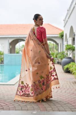 Peach premium soft chanderi cotton saree with resham flower weaving & contrast blouse 2