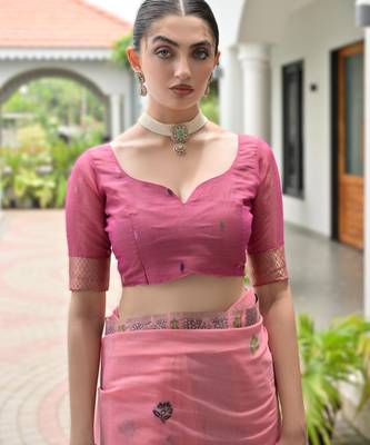 Baby pink premium soft chanderi cotton saree with resham flower weaving & contrast blouse 3