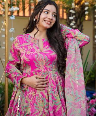 Pink Embroidered Silk Sharara & Kurta Set 3