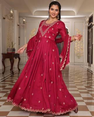 Pink color soft silk fabric designer embroidered heavy ceremonial wear salwar kameez 3