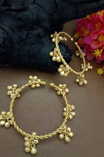 Set of 2 gold-plated twisted kada bracelet with clustered ghungroo charms