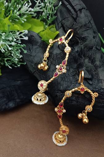 Gold-plated jhumki bugadi earcuff with red stones & pearl detailing