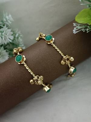 Women 2 brass kundan gold-plated bangle-style bracelet 2