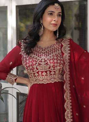 Red premium designer readymade gown with dupatta 3