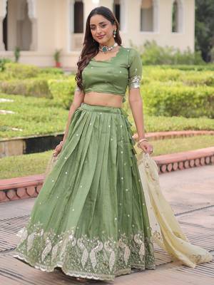 green zari embroidered crushed lehenga set choli with dupatta 3