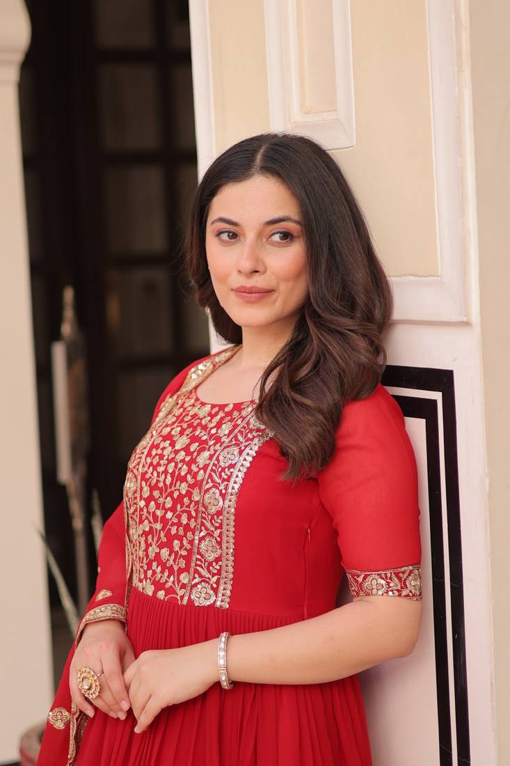 Red faux blooming embroidered gown set with designer dupatta