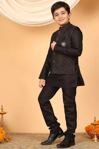 Boys black cotton blend kurta pyjama set with jacquard geometric floral waistcoat