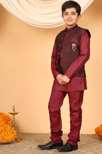 Boys maroon cotton blend kurta pyjama set with jacquard geometric floral waistcoat