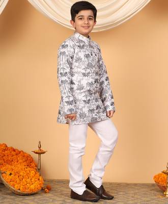 Boys off white & grey rayon zari embroidered botanical print kurta & pyjama set 4