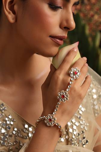 Gold plated kundan red stones hathpool