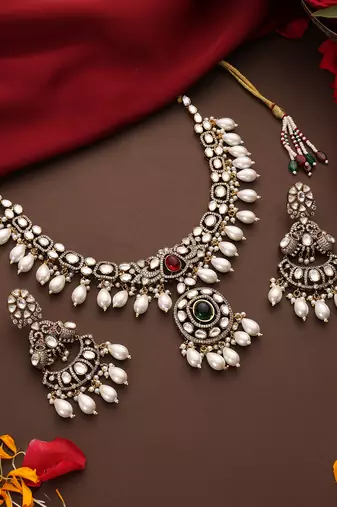 Gold plated kundan pearl necklace set