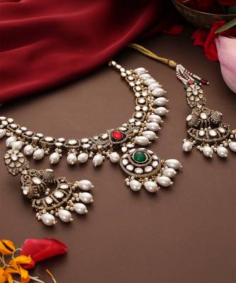 Gold plated kundan pearl necklace set 4