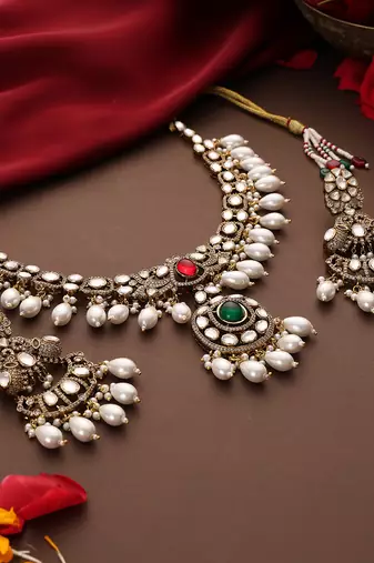 Gold plated kundan pearl necklace set