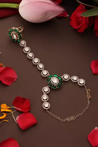 Gold plated kundan green stones hathpool