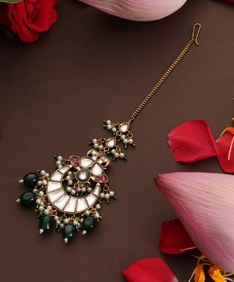 Gold plated kundan green stones maang tikka 2