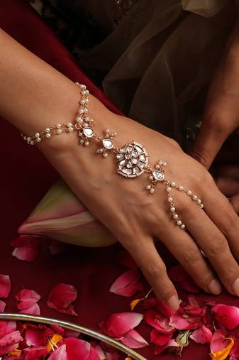 gold plated kundan hathpool