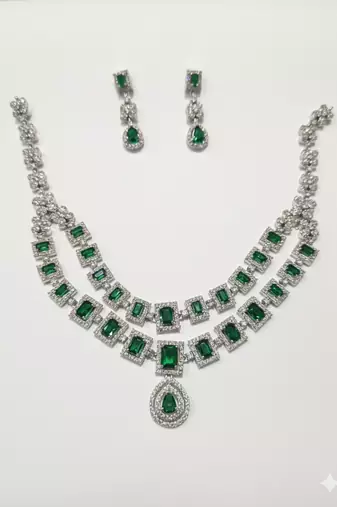 Green american diamonds necklaces