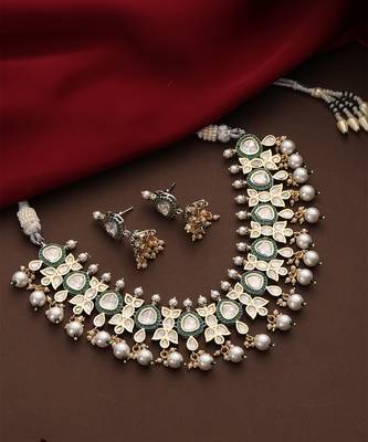 Gold plated kundan Pearls necklace set 4