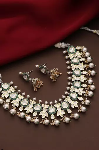 Gold plated kundan Pearls necklace set