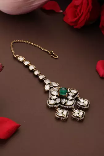 Gold plated kundan green stone mang tikka