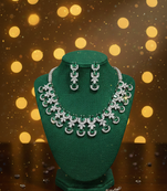 Green american diamonds necklaces