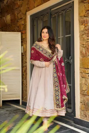 Mauve Embroidered Kurta Set with  Suit Set