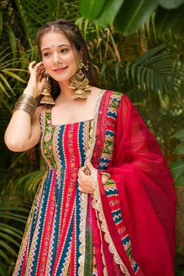 Pink Embroidered Suit Set 5