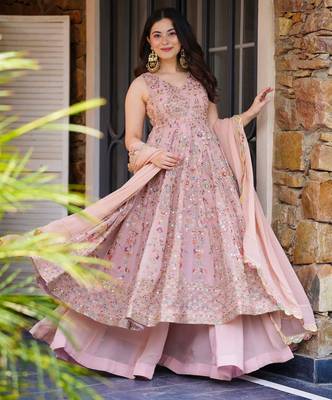 Pink Georgette Embroidered Kurta Set 3