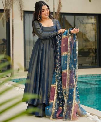 Dark Blue Embroidered suit set 2