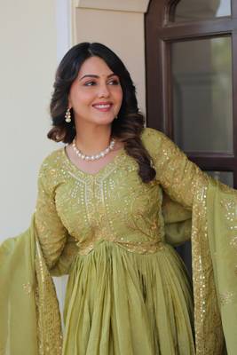 Green gold crush fabric embroidered gown set with matching dupatta     sequins & multi thread work 4
