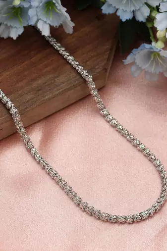 Silver color fashion chain necklace
