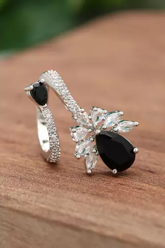 Black color american diamond ring