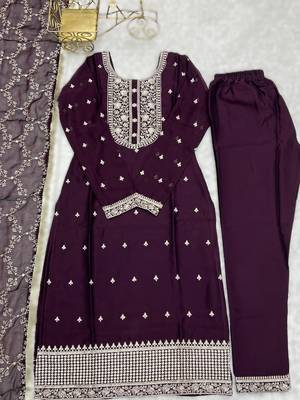 wineblooming rangoli silk straight fit kurta set with dupatta & trousers 4