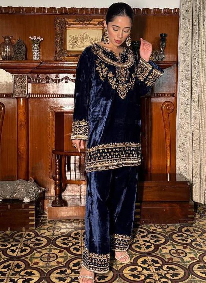 Blue Zari Embroidered Kurta set