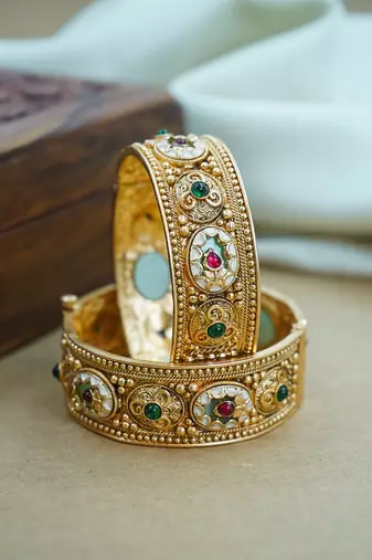 Premium heritage kada