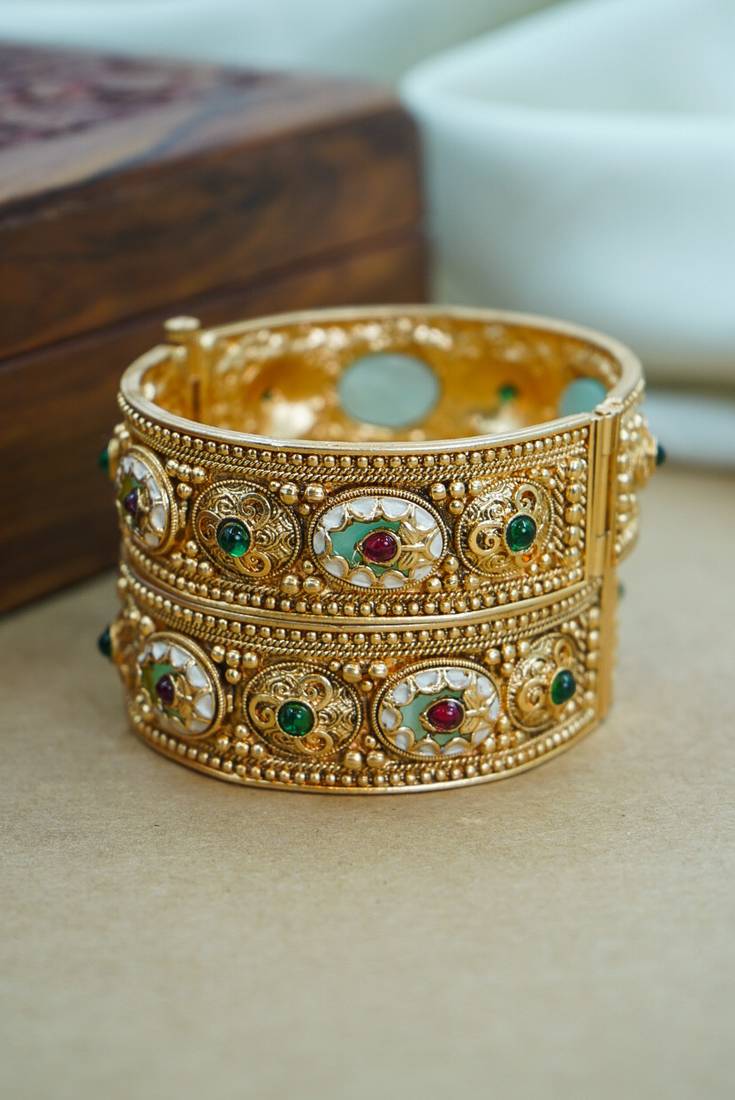 Premium heritage kada