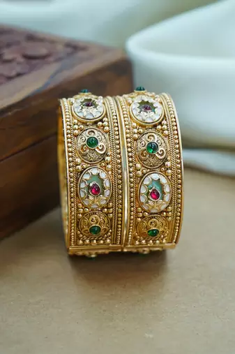 Premium heritage kada